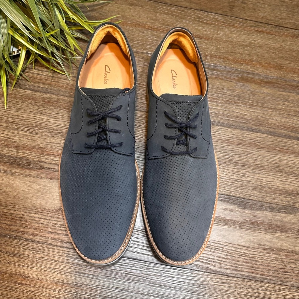 Clarks Atticus Perforated Gray Suede Leather Dress Shoes Mens‎ 10.5 US 45 EU - Picture 5 of 11